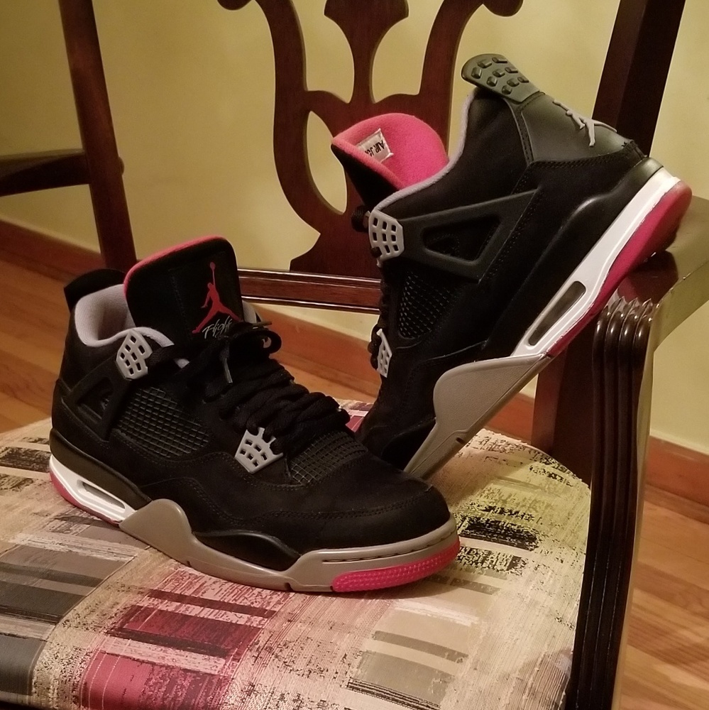 SOLD....Jordan 4 black Cement size 11